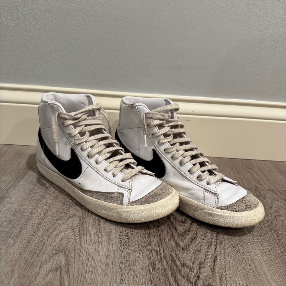 Nike mid blazer